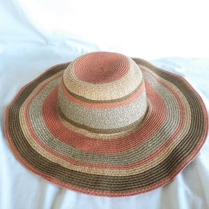 COLLECTION EIGHTEEN SUN HAT!